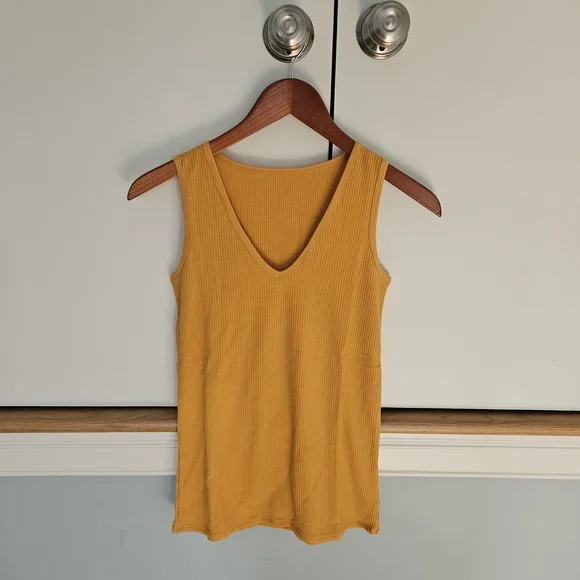 NWT Merino Wool Tank Top in Marigold Size Small (Vivi Ribbed Tank by Woolx) - Picture 4 of 5